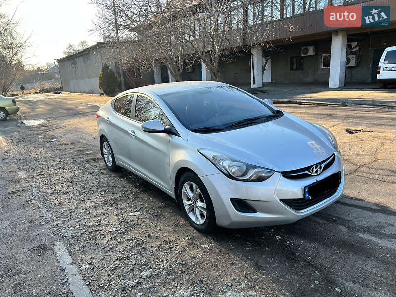 2012 hyundai elantra