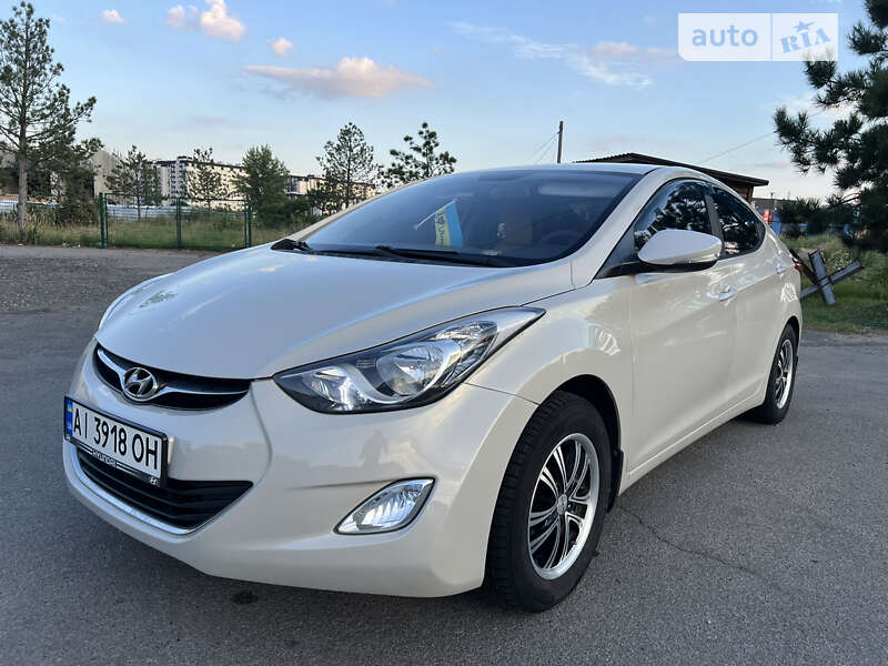 2012 hyundai elantra