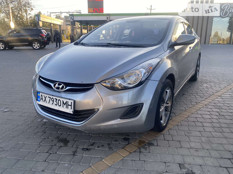 2012 hyundai elantra