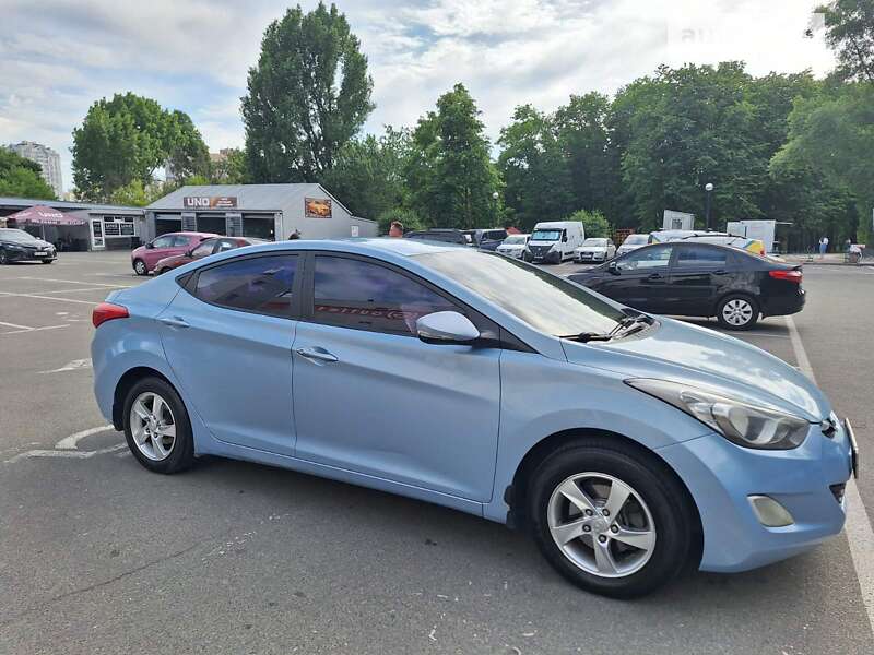 2012 hyundai elantra
