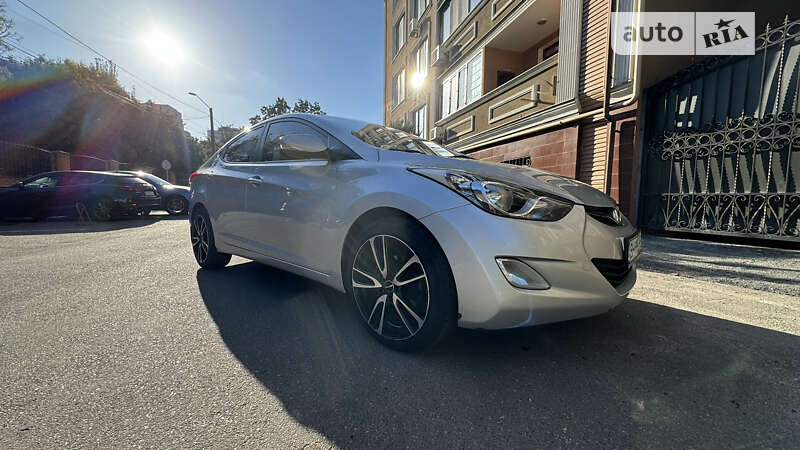 2011 hyundai elantra