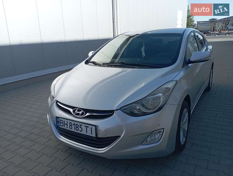 2011 hyundai elantra