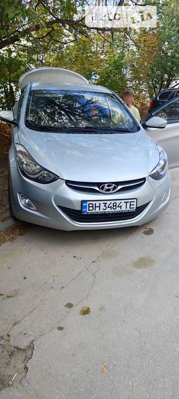 2011 hyundai elantra