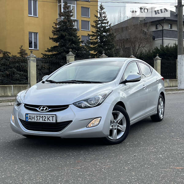 2012 hyundai elantra