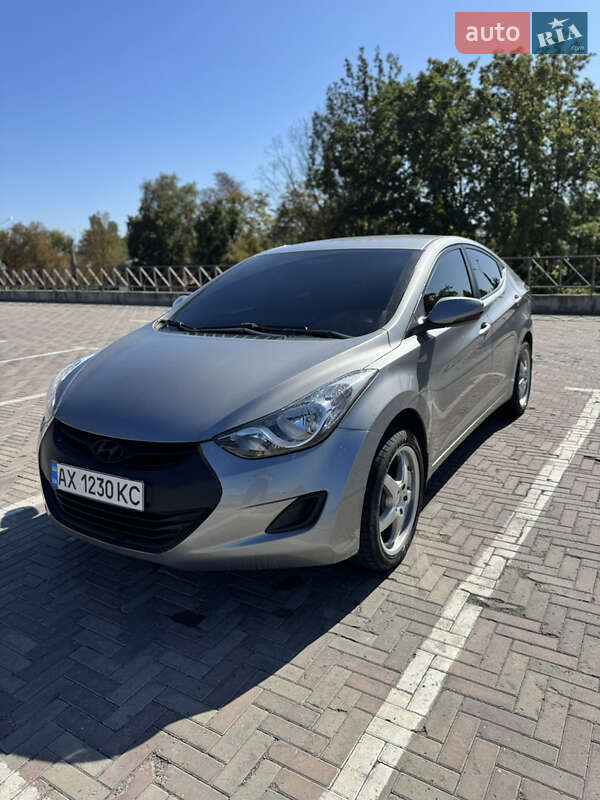 2011 hyundai elantra