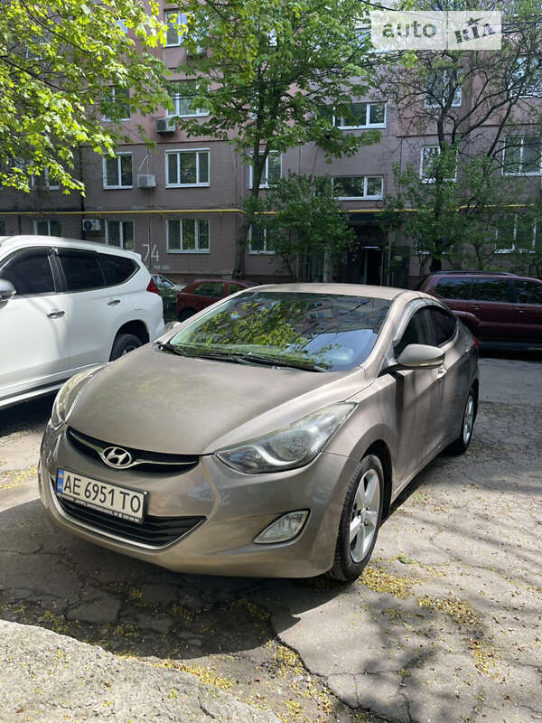 2011 hyundai elantra