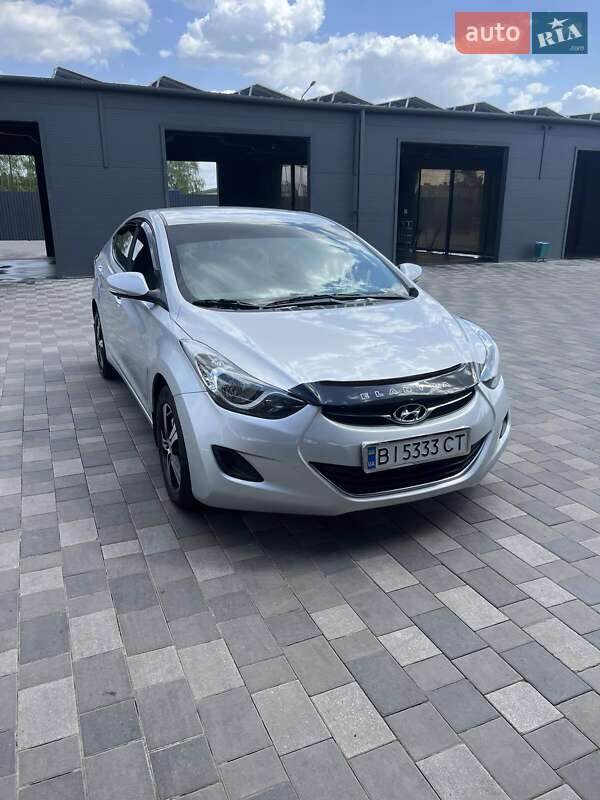 2011 hyundai elantra