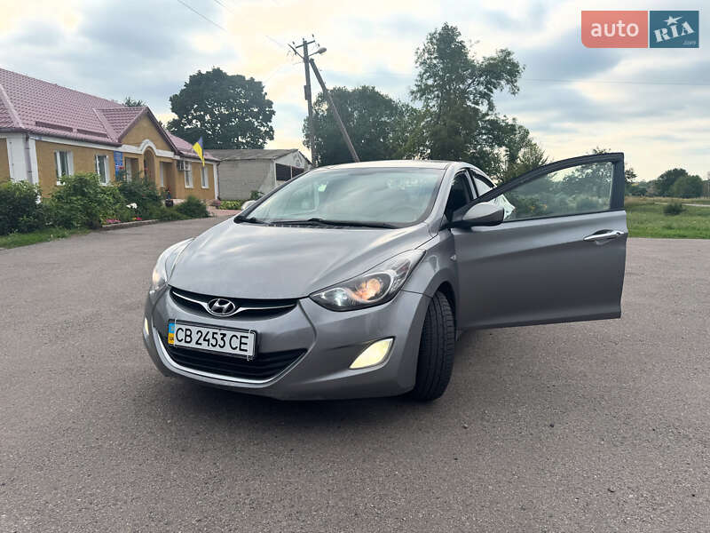 2012 hyundai elantra