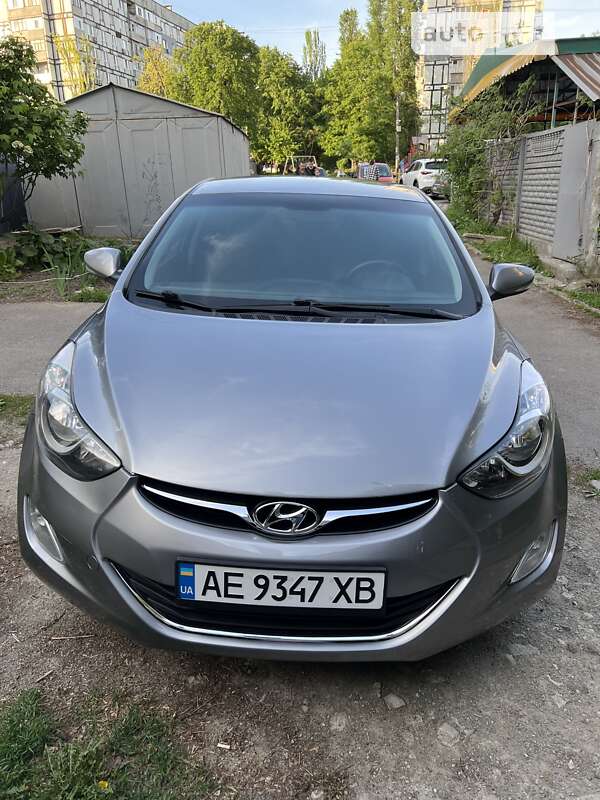 2012 hyundai elantra