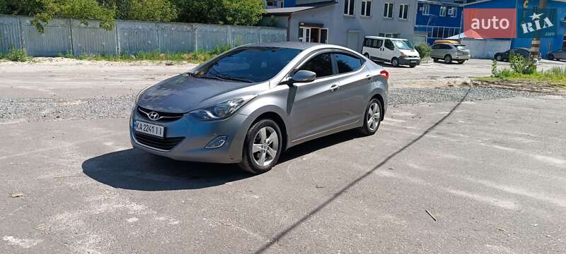 2012 hyundai elantra
