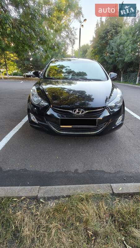 2012 hyundai elantra