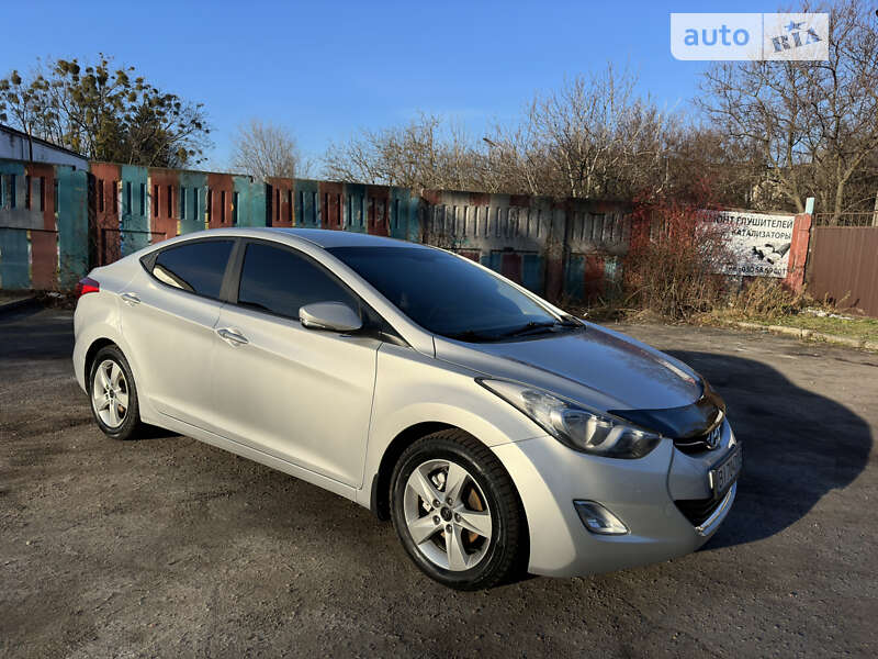 2012 hyundai elantra