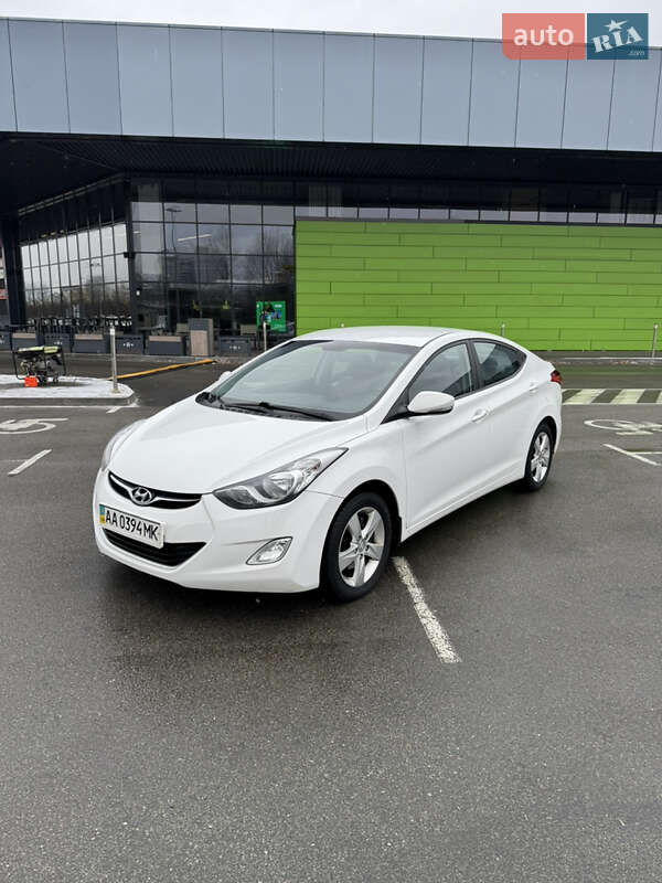 2012 hyundai elantra