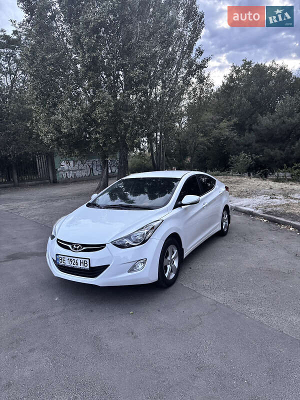 2012 hyundai elantra