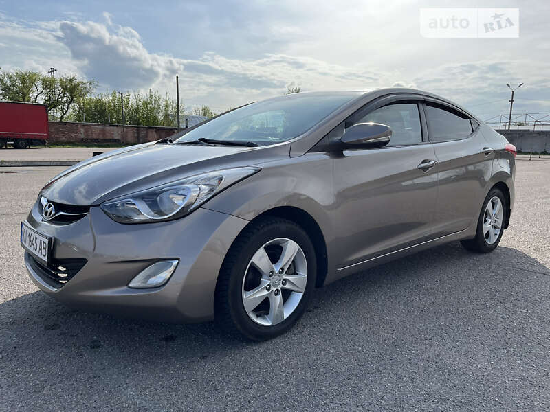 2012 hyundai elantra