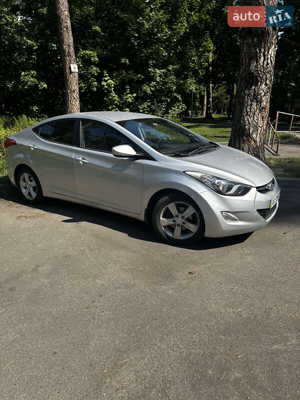2012 hyundai elantra