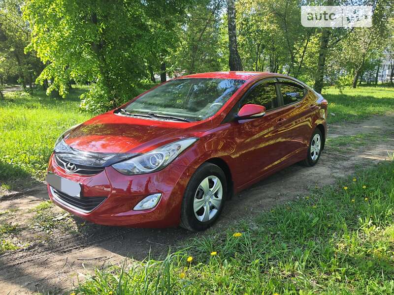 2012 hyundai elantra