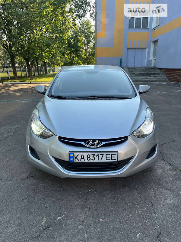 2012 hyundai elantra