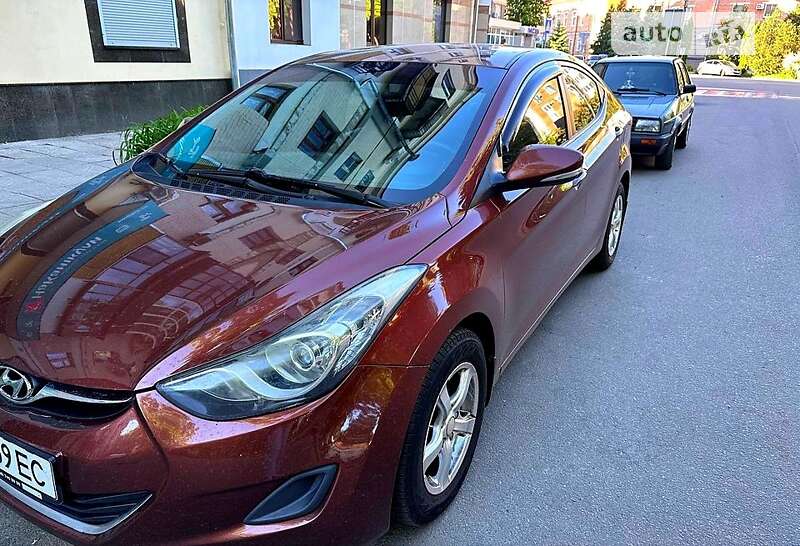 2012 hyundai elantra
