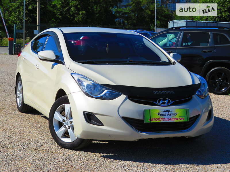2012 hyundai elantra