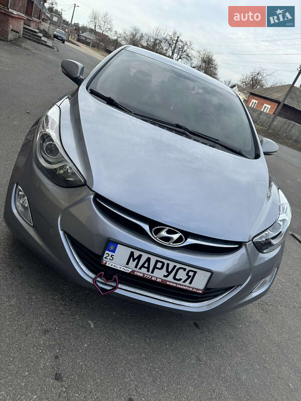 2012 hyundai elantra