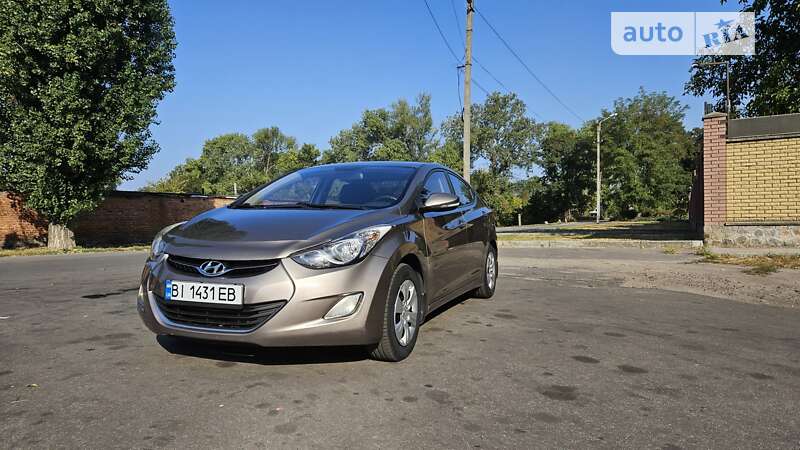 2012 hyundai elantra