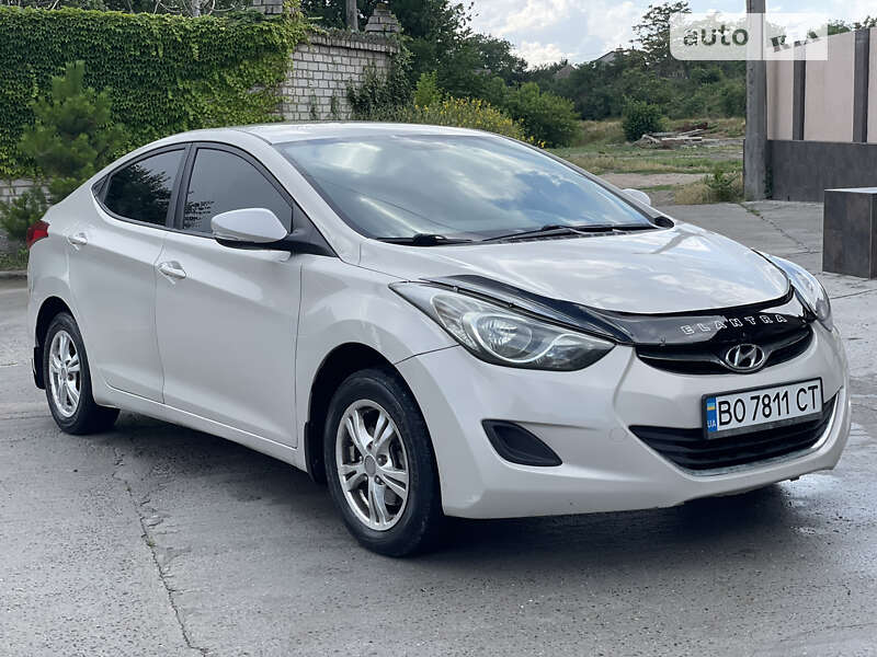 2012 hyundai elantra