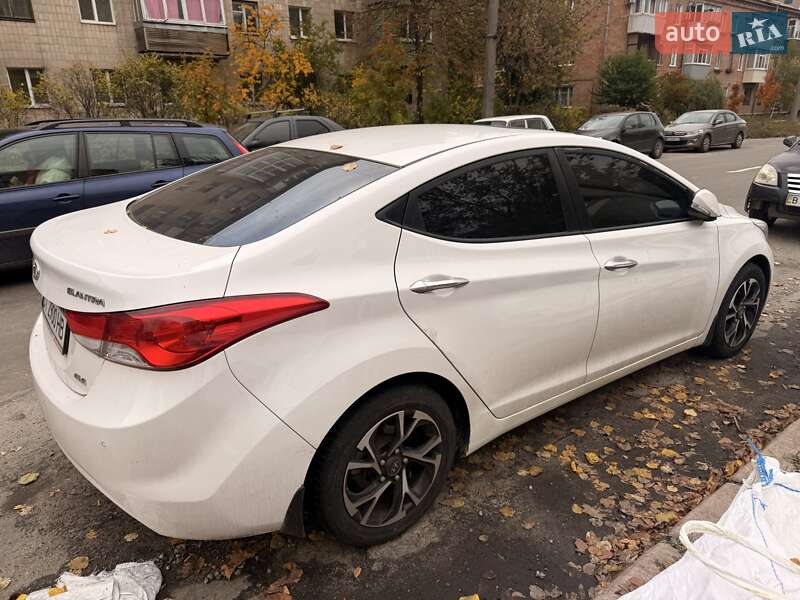 2012 hyundai elantra