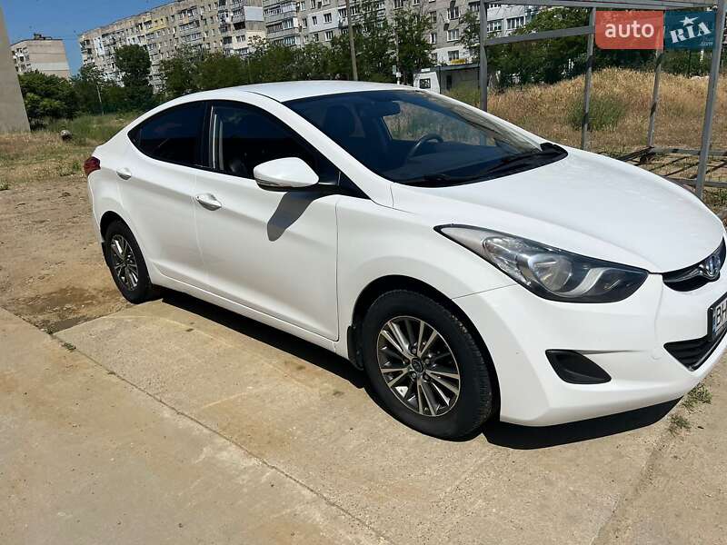 2013 hyundai elantra