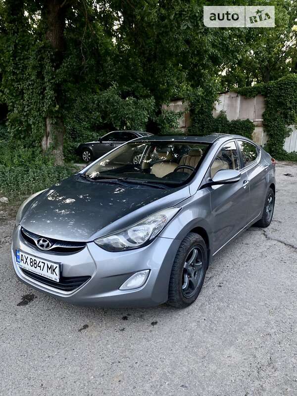 2011 hyundai elantra