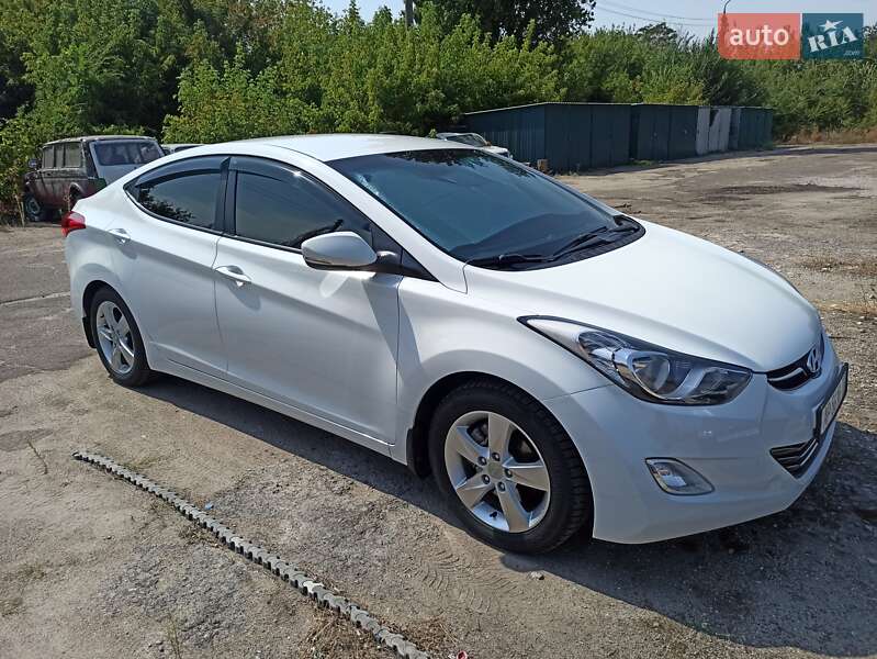 2011 hyundai elantra
