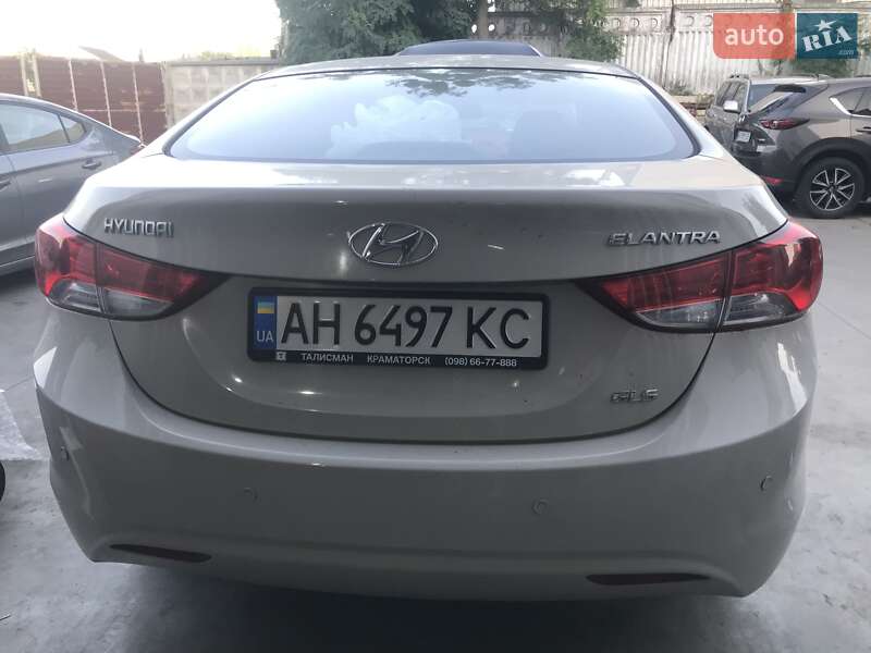 2011 hyundai elantra