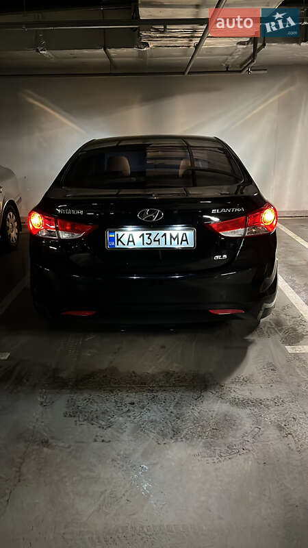 2011 hyundai elantra