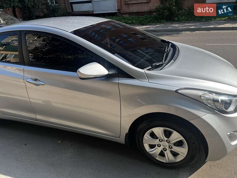 2011 hyundai elantra