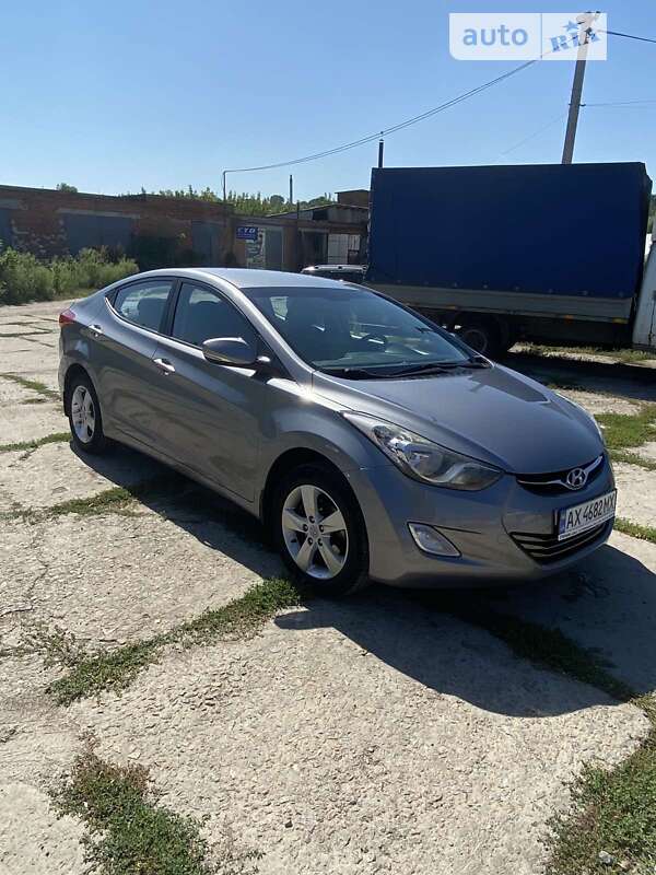 2012 hyundai elantra