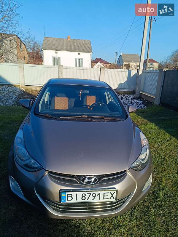 2012 hyundai elantra