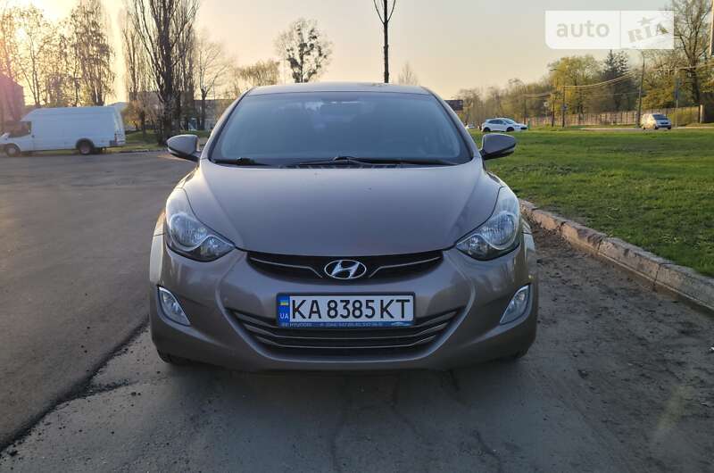 2012 hyundai elantra