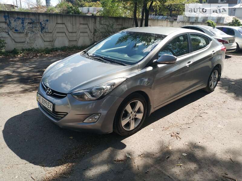 2012 hyundai elantra