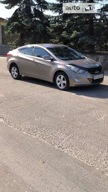 2012 hyundai elantra