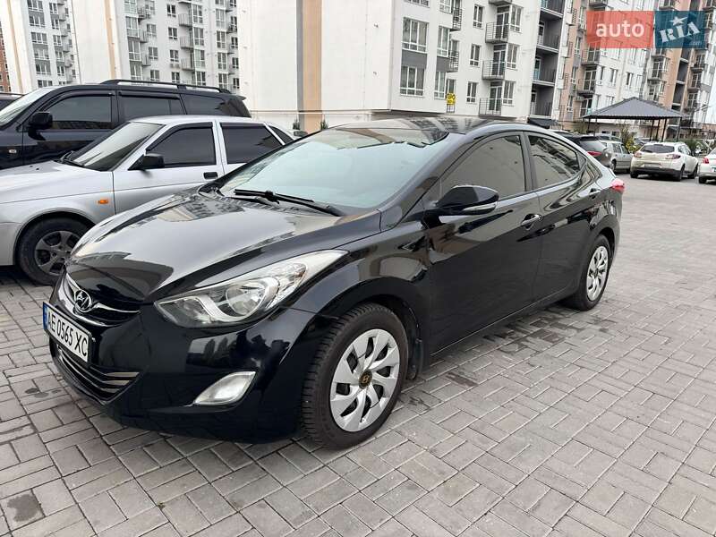 2012 hyundai elantra