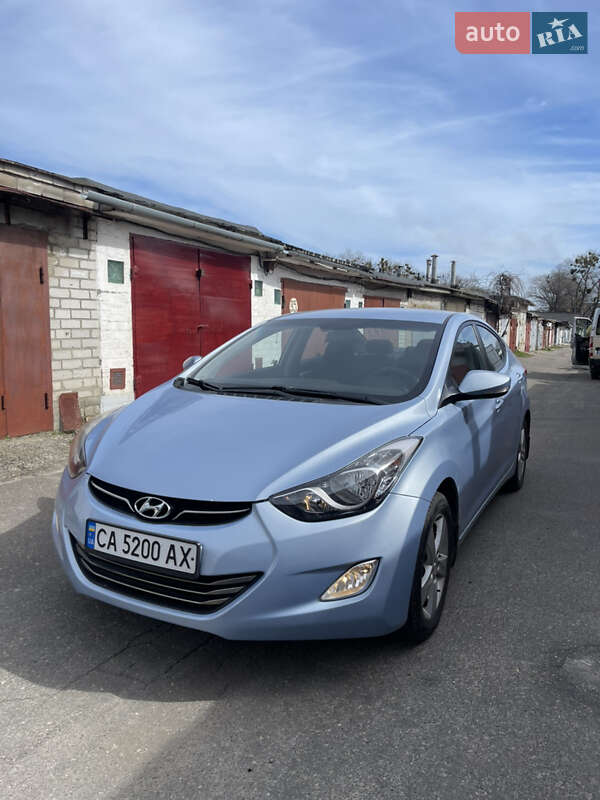 2012 hyundai elantra