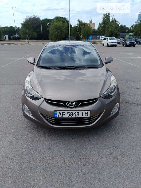 2012 hyundai elantra