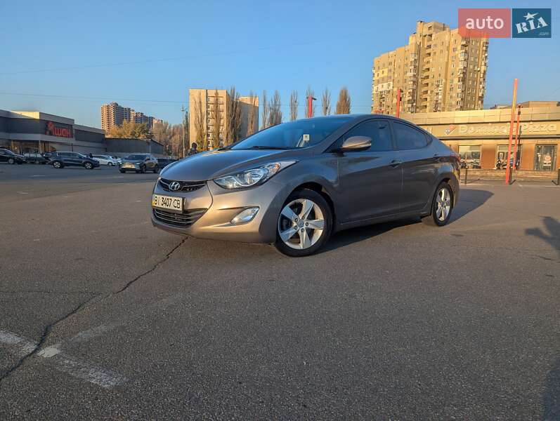2012 hyundai elantra