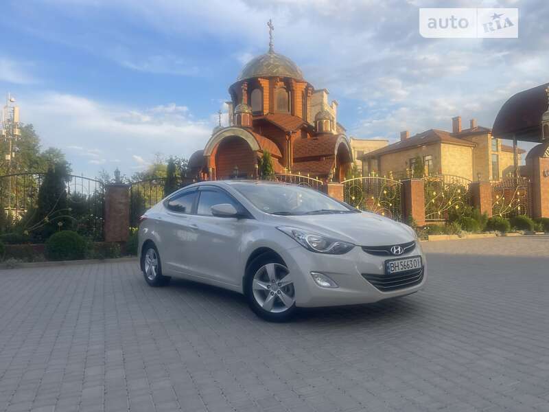 2012 hyundai elantra
