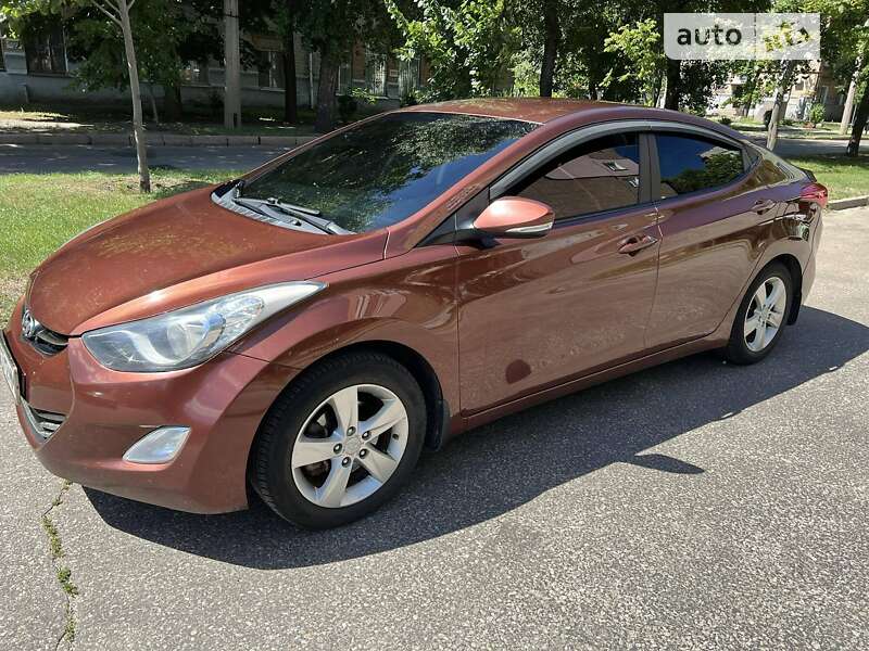 2012 hyundai elantra