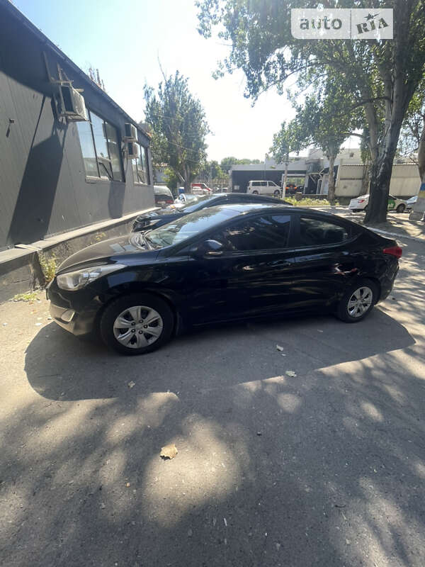 2011 hyundai elantra