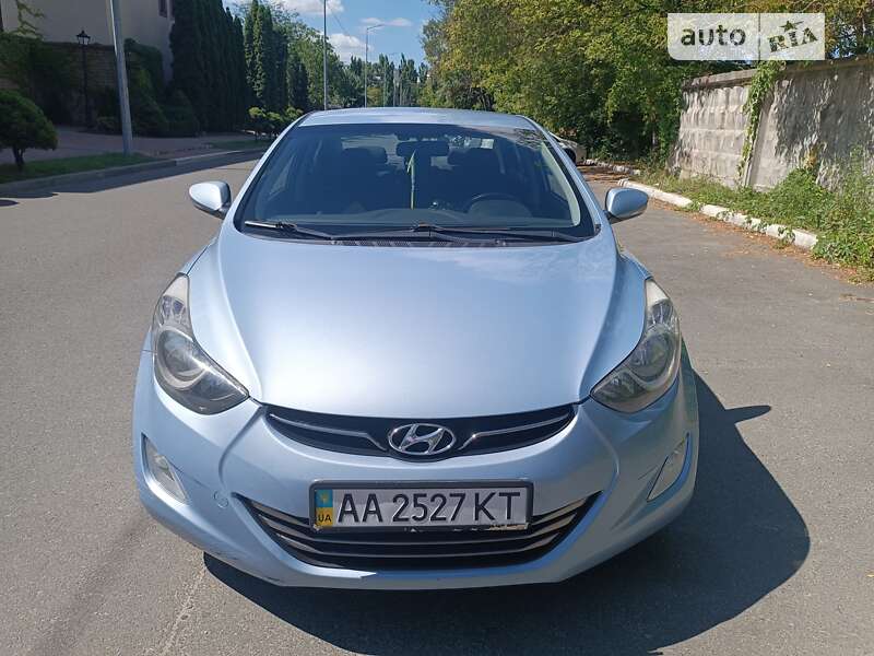 2011 hyundai elantra