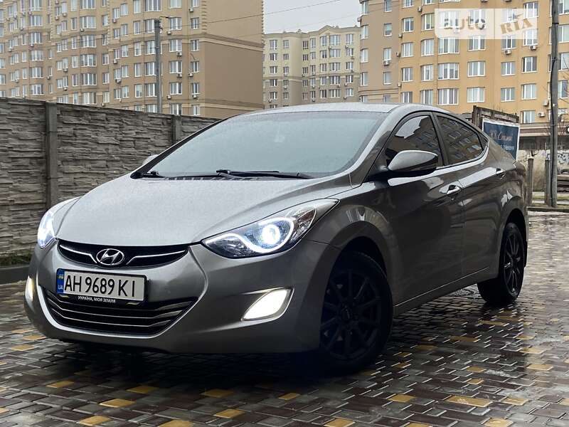 2011 hyundai elantra