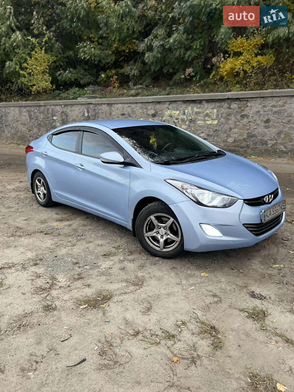 2011 hyundai elantra