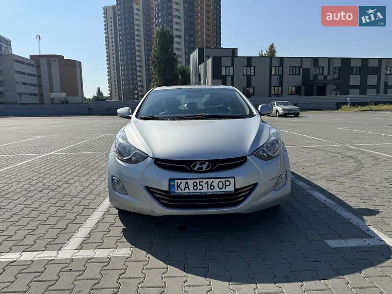 2012 hyundai elantra